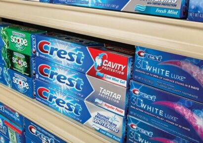Pasta dental y rastrillos podrían aumentar pronto de precio