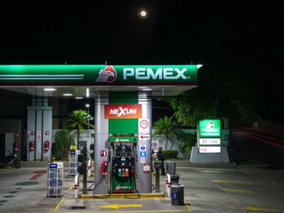 Gobierno no absorberá deuda de Pemex, pero sí ayudará a disminuirla, asegura Nahle