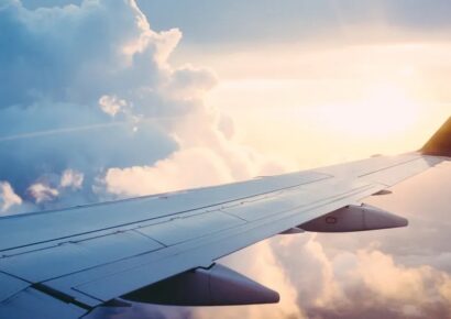 Acciones de Volaris se mantienen a la baja tras anunciar operaciones en AIFA