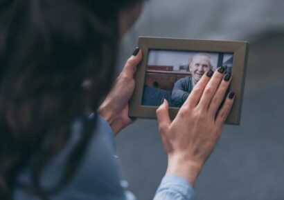 El desafío de gestionar el duelo en el entorno laboral: Consejos y propuestas