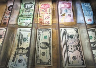 Peso cede terreno tras anotar su mejor jornada desde junio