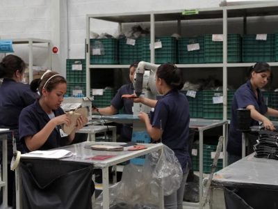 Asociaciones civiles proponen incremento de 30% en el salario mínimo para 2022