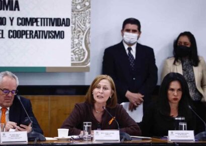 En comparecencia, Clouthier presume reactivación económica