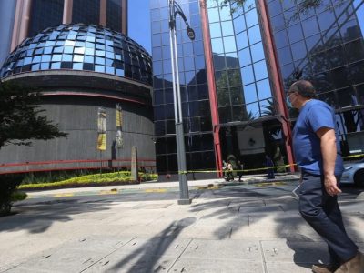BMV cae debajo de los 50,000 puntos por impacto de nueva variante de Covid-19