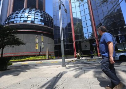 BMV cae debajo de los 50,000 puntos por impacto de nueva variante de Covid-19