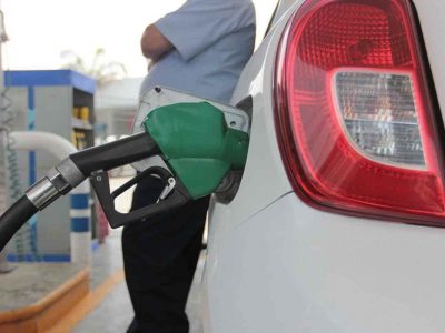 Crece venta de gasolinas de Pemex, pero cae producción