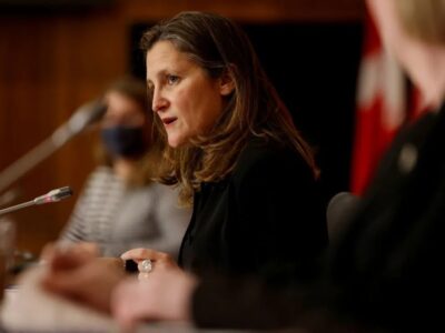 Canadá amenaza con medidas comerciales por plan de Estados Unidos para los autos eléctricos