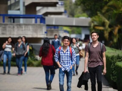 Mexicanos tienen más logros académicos y laborales que sus padres pero no mejor nivel de vida