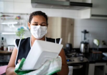Más de 236,000 trabajadoras del hogar siguen sin poder regresar al mercado laboral