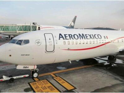 Aeroméxico sufre desplome histórico en bolsa