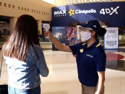 Crecen 130% los ingresos de cines al cierre de 2021