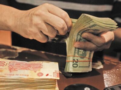 México anotó salida récord de capitales en deuda gubernamental en 2021