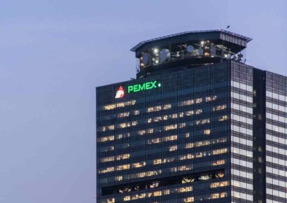 Salda Pemex adeudos con proveedores