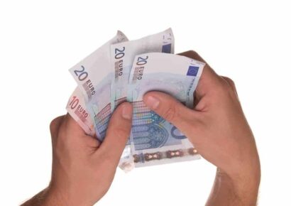 Uso de efectivo cae lentamente, advierte el FMI