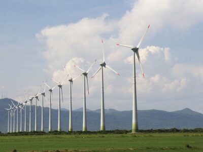 Empresas saldrían si se incumplen metas de energía limpia
