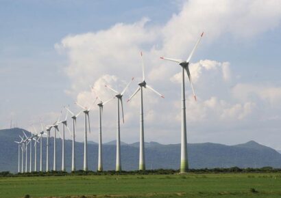 Empresas saldrían si se incumplen metas de energía limpia