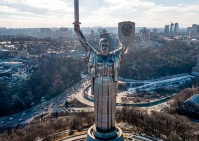 Rusia anuncia retiro de tropas ante tensión con Ucrania