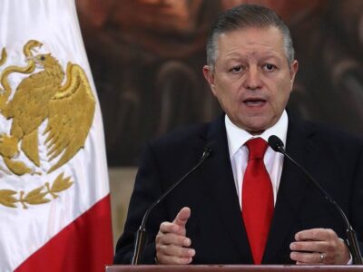Suspenderán amparos contra Ley de Austeridad, prevé Zaldívar