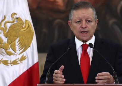 Suspenderán amparos contra Ley de Austeridad, prevé Zaldívar
