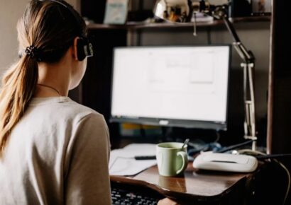 Teletrabajo y productividad: ¿Qué es el síndrome de las ventanas abiertas?