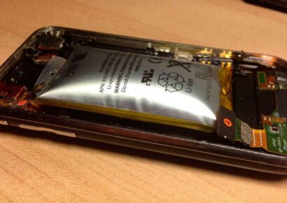 ¿Qué debo hacer si la batería de mi celular se infla? ¿Es peligroso para mi salud?