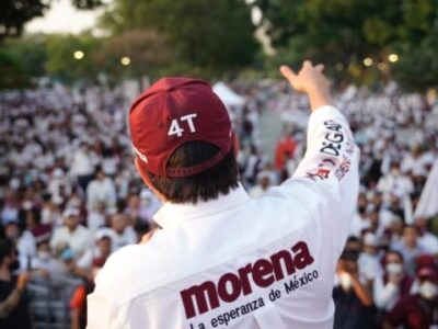 Aunque baja 5 puntos, Morena lidera preferencias en elecciones presidenciales: encuesta Enkoll