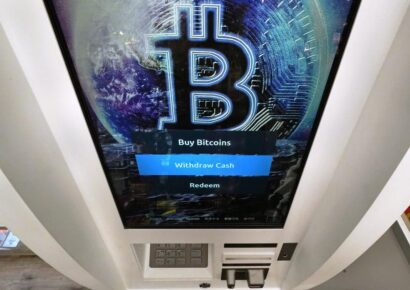 Biden firma orden para regular criptomonedas