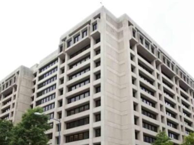 Aprueba FMI préstamo de emergencia de 1,400 mdd a Ucrania