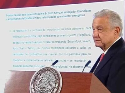 Expone López Obrador temas que trató con John Kerry
